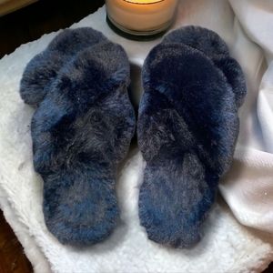 Secret Treasures Women's Black Faux Fur Slip On Slipper Shoes Size 9-10 (NWOT)